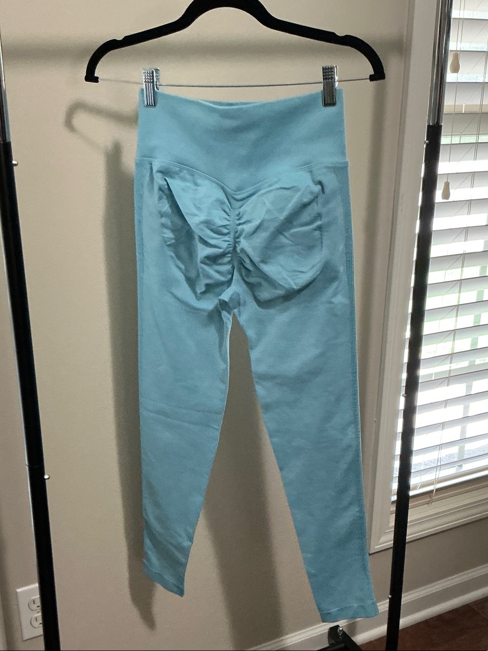 HALARA Aqua Scrunch-Back High-Rise Leggings